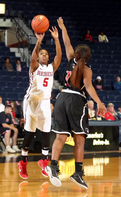 Oxford native Erika Sisk led the Rebels with 20 points Sunday.