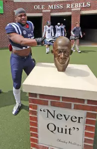 Chucky Mullins Courage Award winner Deterrian Shackelford (photo by Joshua McCoy)