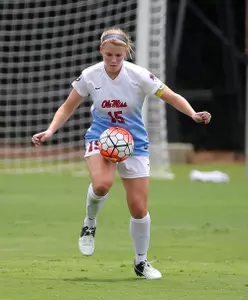 Senior defender Jessica Hiskey