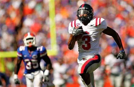 Shay Hodge scored the game-winning touchdown to upset the Gators in The Swamp. (AP photo)