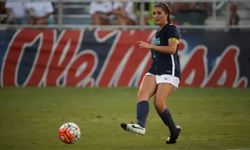 Senior defender Samantha Sanders