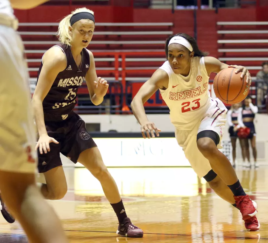Shandricka Sessom tallied her second consecutive double-double against McNeese State.