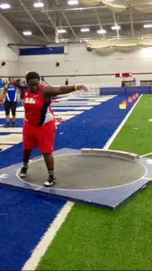 Raven Saunders (photo by Sasha Leeth)