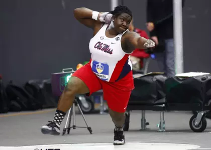 Raven Saunders (photo by Petre Thomas)