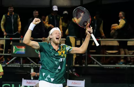 Photo by Reg Caldecott