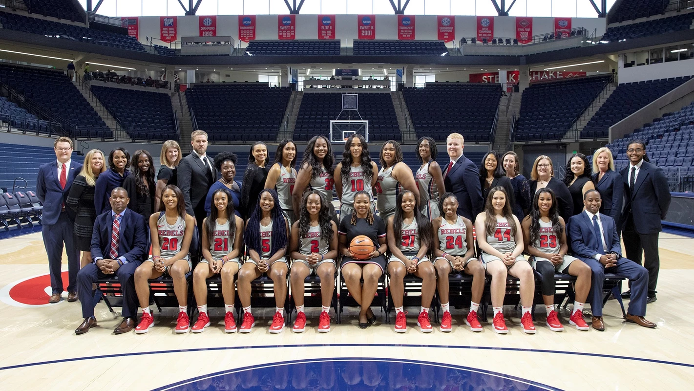 2018-19 WBB Team