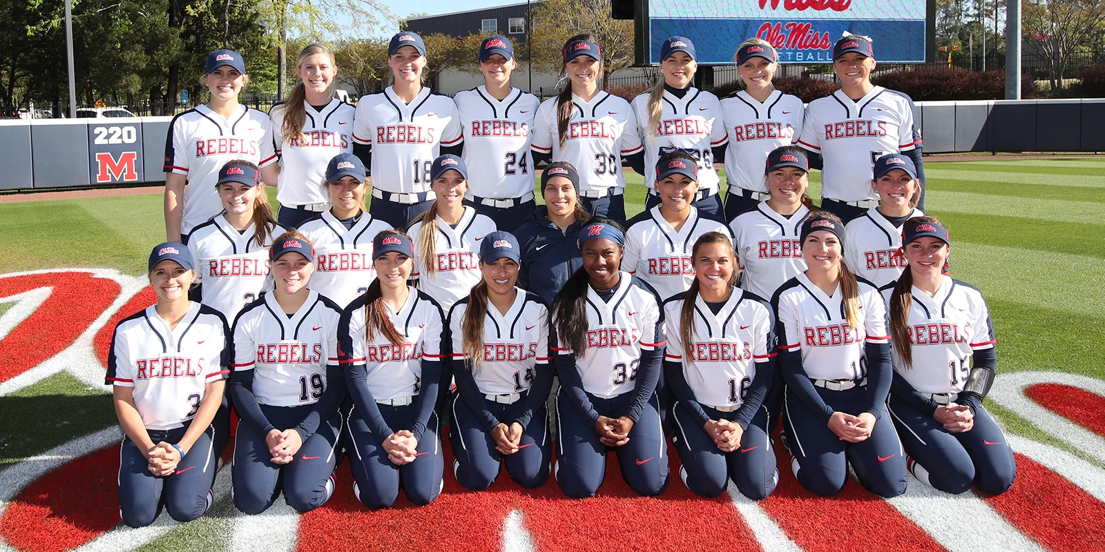 2018 Softball Team Photo