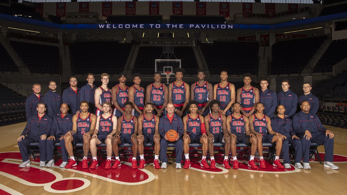 2019-20 Men's Hoops Team Photo