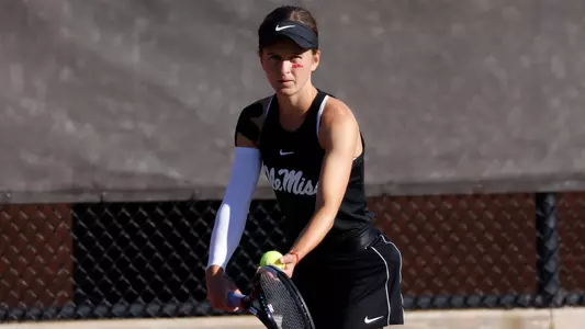 Ludmila Kariesova Serve