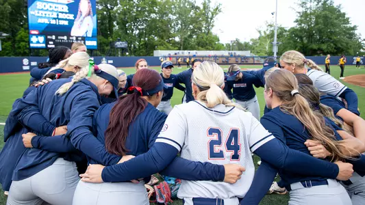 Team Huddle_Southern Miss_Web