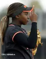 Seventh Inning Rally Propels No. 16 Softball Past No. 12 Washington, 5-4