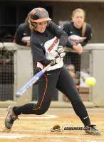 Softball Loses Slugging Competition to No. 8 Stanford