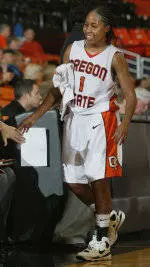 Women's Basketball Routs UNLV, 91-54.