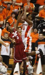 Oregon State Holds Off Cougars, 59-55