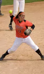 Softball Tops Titans, 6-2