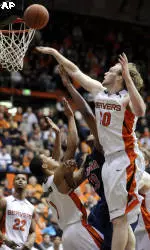 Beavers Rally Past Wildcats, 67-64
