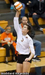 Volleyball Loses In Five-Set Thriller To Arizona