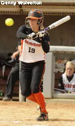 Softball Falls 1-0 to No. 8 Stanford