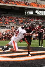 Defense Makes Stand in Final Scrimmage