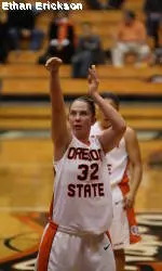 Women's Basketball Defeats Portland State In Portland
