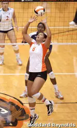 Volleyball Comes up Short against No. 3 Washington