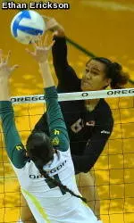 Volleyball Falls at No. 13 Oregon to Close 2011