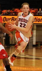 Greer and Indendi Lead Women's Hoops to First Pac-10 Win over Washington