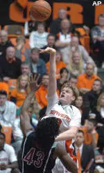 Rally Falls Short vs. Arizona, Beaver Win Streak Ends