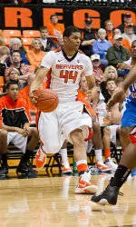 Beavers Topple Illinois-Chicago, 74-54