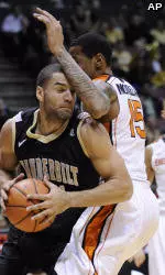 Beavers Narrowly Defeated By No. 18 Vanderbilt, 64-62