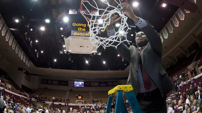 Freddie Owens Named Assistant Basketball Coach
