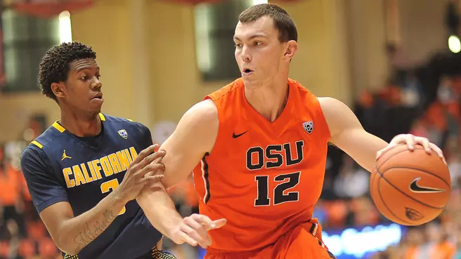 Angus, Olaf Earn Pac-12 All-Academic Honors