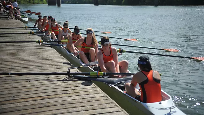 (Updated) No. 19 Women's Rowing Off To The Palouse