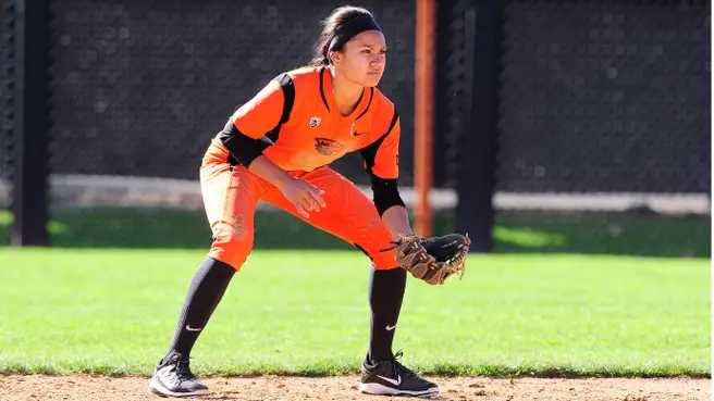 Beavers Face Rainbow Wahine, Fall 4-1