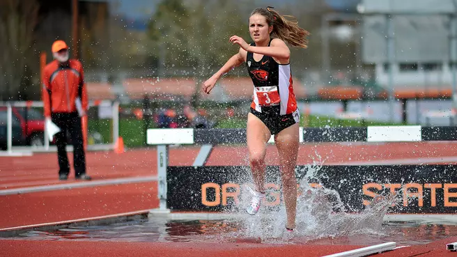 Beavers at Hayward Field for Oregon Relays