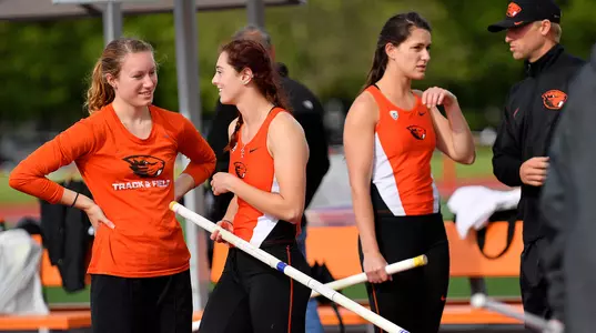 OSU vaulters