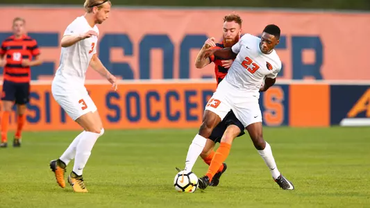 Swift boxes out defender vs SU