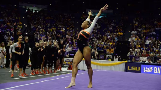 Destinee Davis - floor