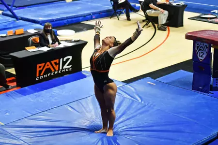 Madi Dagen Vault Washington 2021