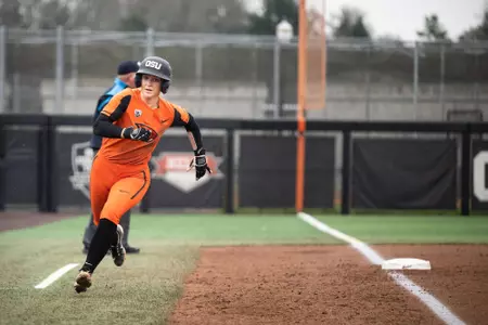Messmer rounding third