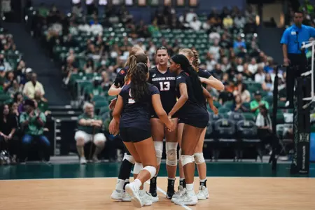 Huddle at Hawaii