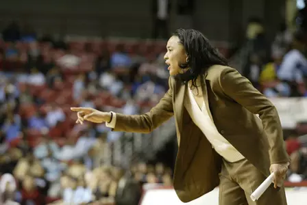 WOMEN'S BASKETBALL OPENS SEASON IN DEAN TRAILWAYS OF MICHIGAN SPARTAN CLASSIC Image