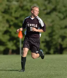 TRICK PLAY LIFTS MEN'S SOCCER TO WIN OVER LA SALLE Image