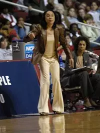 DAWN STALEY HONORED AS 2004 USA BASKETBALL FEMALE ATHLETE OF THE YEAR Image