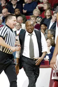 MEN'S BASKETBALL LOOKS FOR RARE WIN AT RICHMOND Image