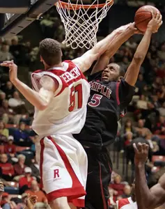 HEROES ABOUND IN OWLS' 59-53 WIN AT RICHMOND Image