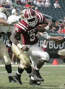 LAST SECOND FIELD GOAL LIFTS WESTERN MICHIGAN TO 19-16 WIN OVER OWLS Image