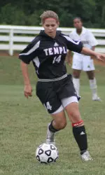 Minutewomen Blank Owls, 1-0 Image