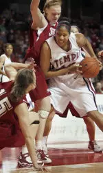 Owls Hold Western Michigan to Record Low Shooting Percentage in 78-35 Win Image