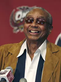 TEMPLE'S HALL OF FAME COACH, JOHN CHANEY, RETIRES Image